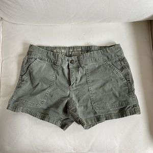 Womens army green cargo shorts